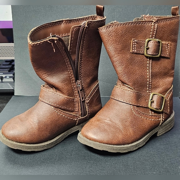 Girls Carters boots - Picture 2 of 5